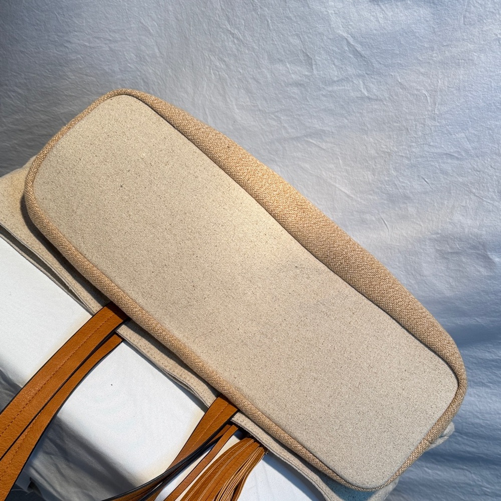 Canvas 'VACAY' Tote with Tan Leather Handles - Picture 12 of 14